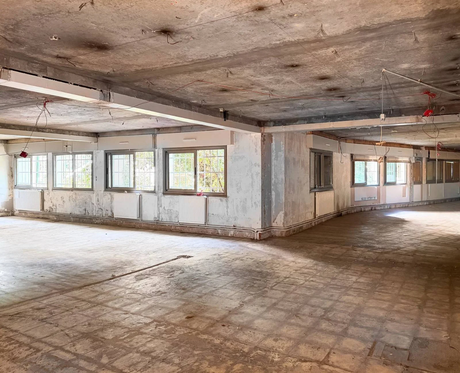 Local à rénover 75013– 447 m²
